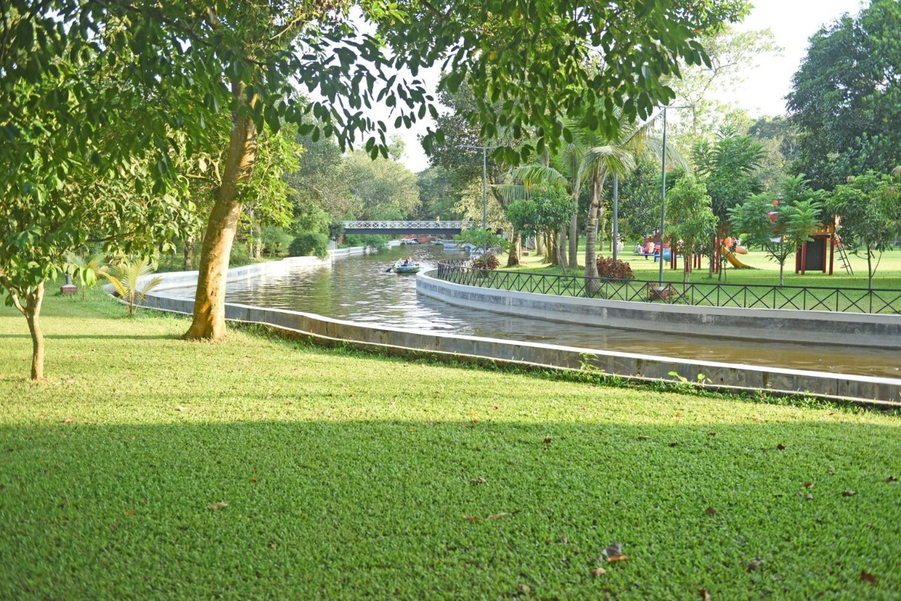Sarah Resort Gazipur Exterior foto